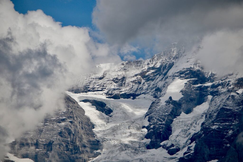 Mountain climbing tours in the Swiss Alps