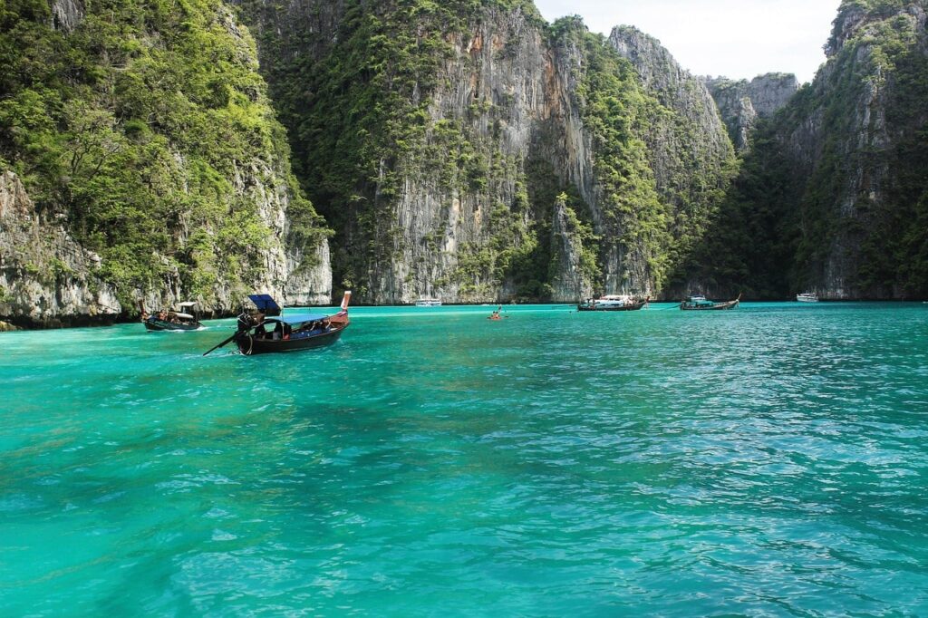 Thailand — Diving in the Phi Phi Islands