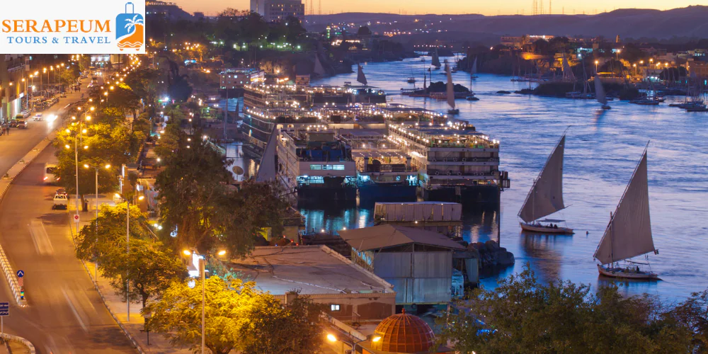 Evening walk along the Aswan Corniche
